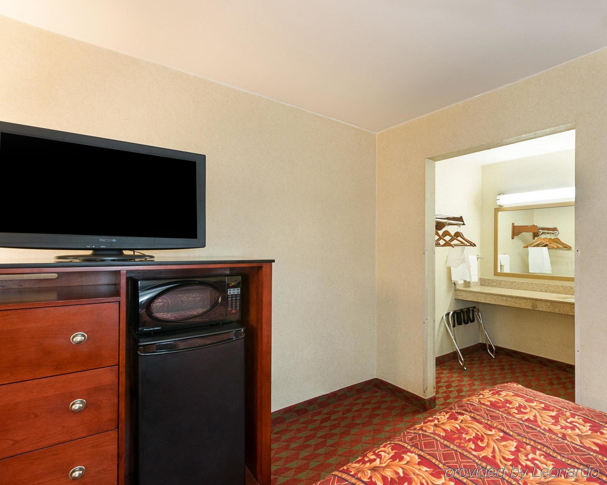Red Carpet Inn By University Of Maryland College Park Bagian luar foto