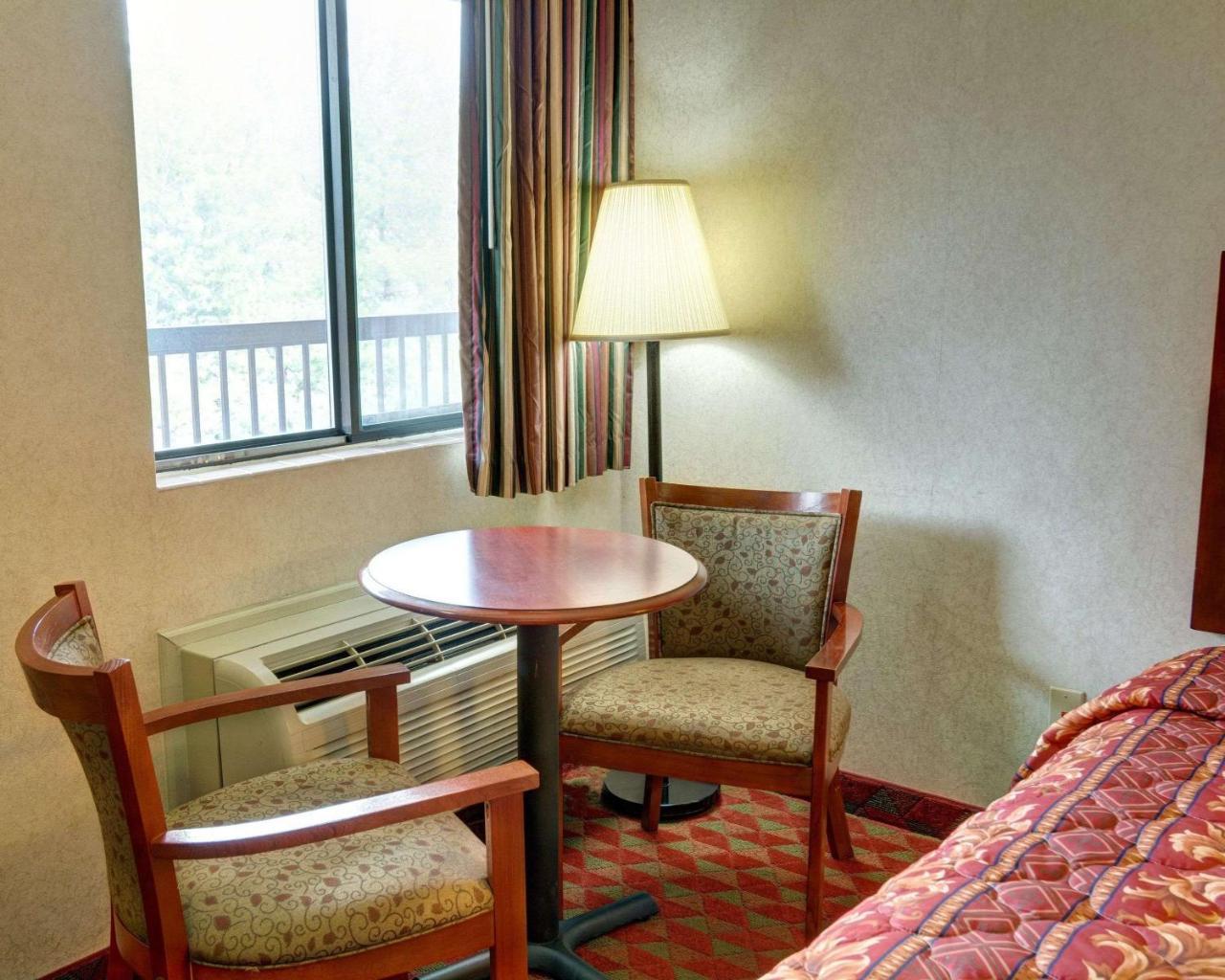 Red Carpet Inn By University Of Maryland College Park Bagian luar foto