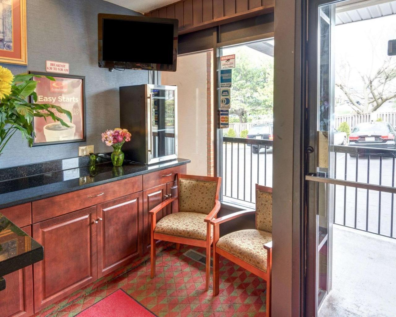 Red Carpet Inn By University Of Maryland College Park Bagian luar foto